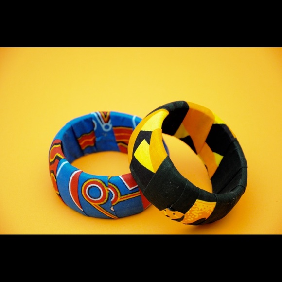 Bracelets (2pieces) - Picture 2 of 2